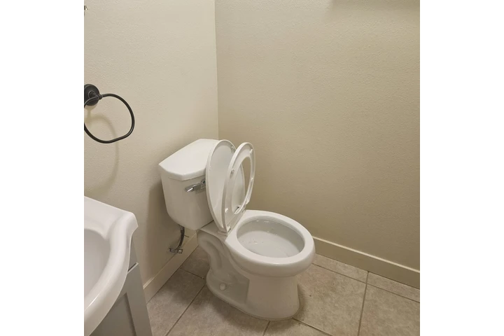 $900 : SE RENTA CUARTO image 3