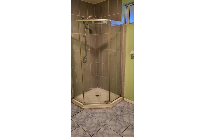 $1100 : Se Renta Cuarto Echo Park image 3