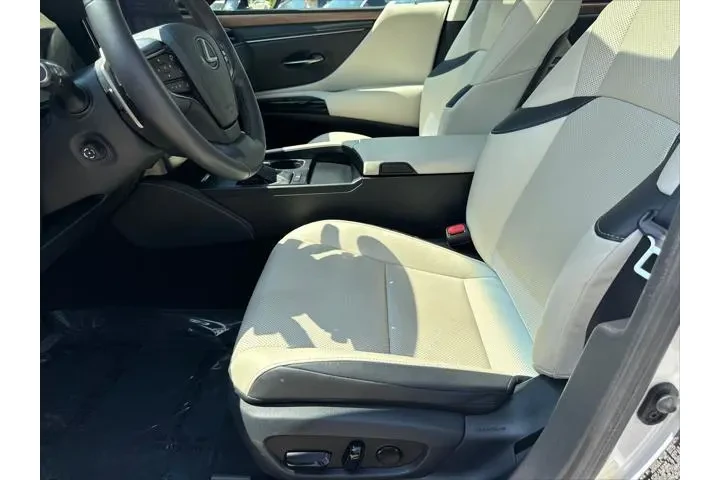 $37820 : Lexus ES 350 2023 4dr Sedan image 9