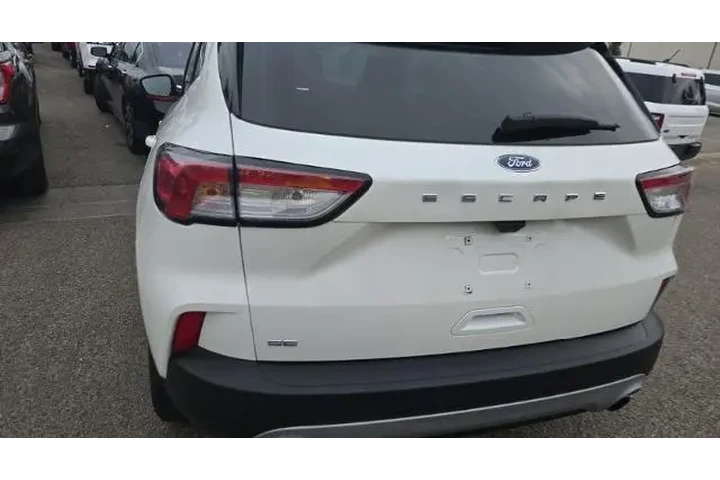 $19950 : Ford Escape 2022 SE 4dr SUV image 5