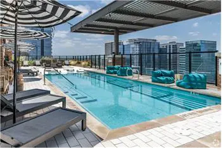 $5682 : Rental property with 3 bedro image 1