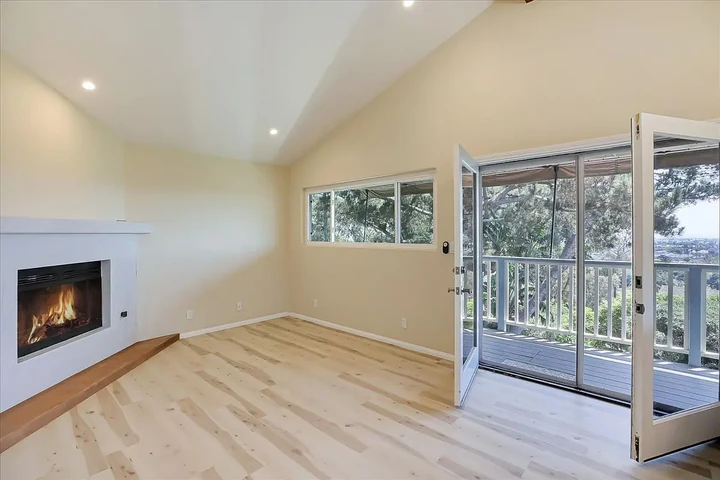 $1500 : Renovated One-Bedroom apt image 5