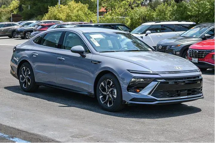 $26089 : Hyundai SONATA 2025 SEL 4dr image 3