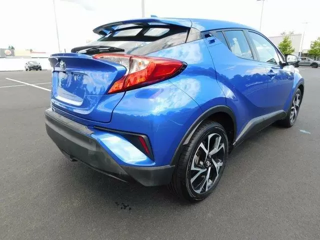 $11000 : 2018 TOYOTA C-HR XLE image 2