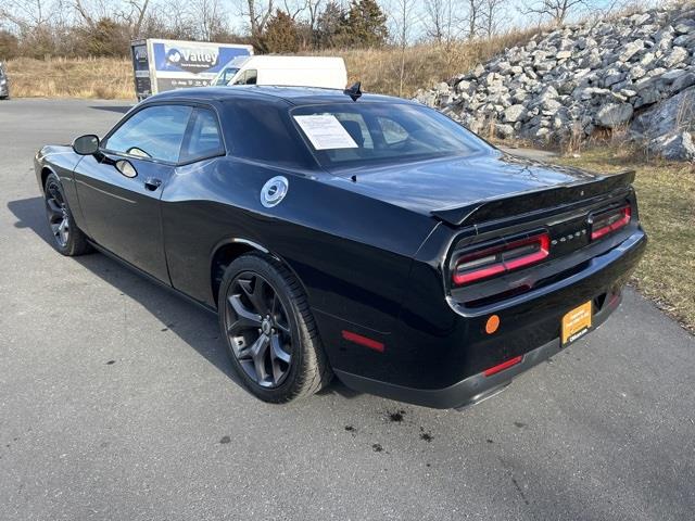 $28066 : PRE-OWNED 2017 DODGE CHALLENG image 7