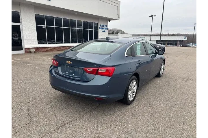 $19450 : Chevrolet Malibu 2024 LT 4dr image 7