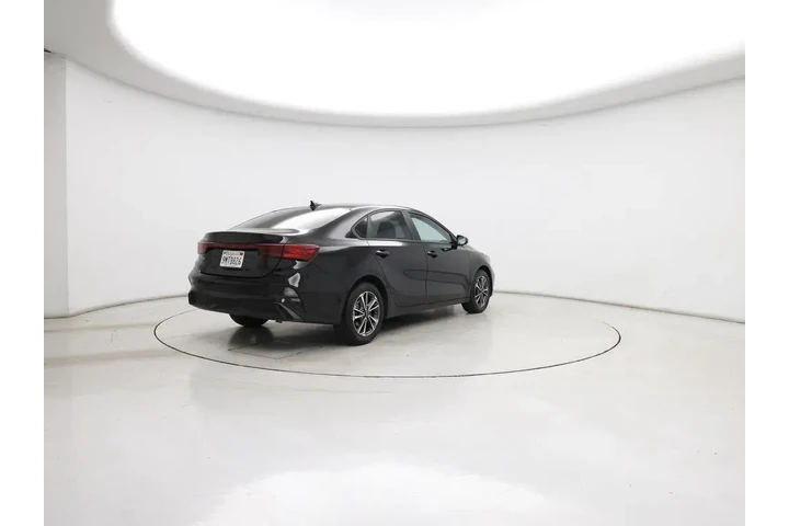 $19998 : Kia Forte 2024 LXS 4dr Sedan image 8