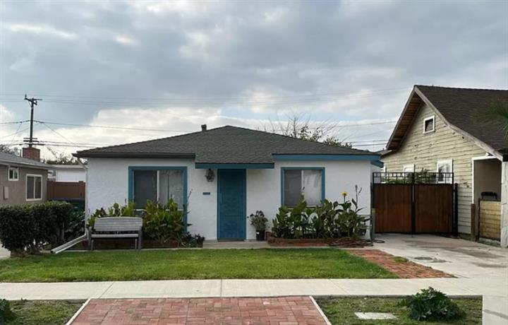 $2099 : HOUSE RENT IN Hawthorne, CA image 1