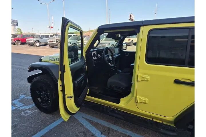 $32988 : Jeep Wrangler 2024 4x4 Willy image 10