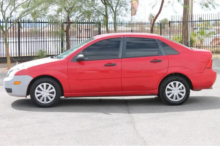 $2995 : 2005 Focus ZX4 SE image 5