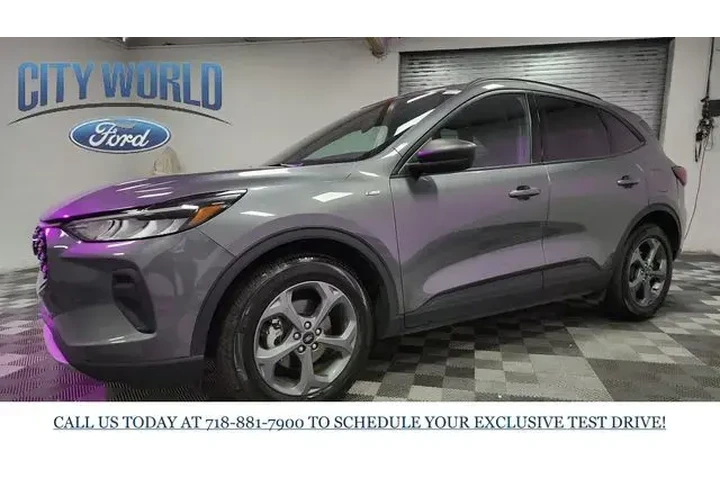 $24354 : Ford Escape 2025 ST-Line 4dr image 4