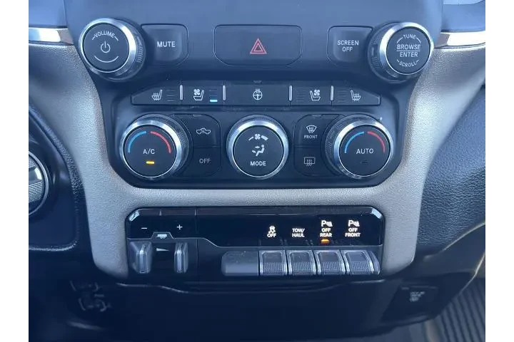 $33994 : Ram 1500 2021 4x2 Laramie 4d image 9