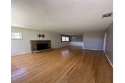 $1100 : beautiful  lovely living room thumbnail