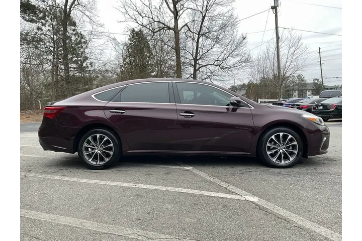 $19985 : Toyota Avalon 2018 XLE 4dr S image 4