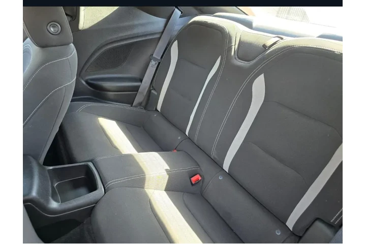 Chevrolet Camaro 2021 image 2