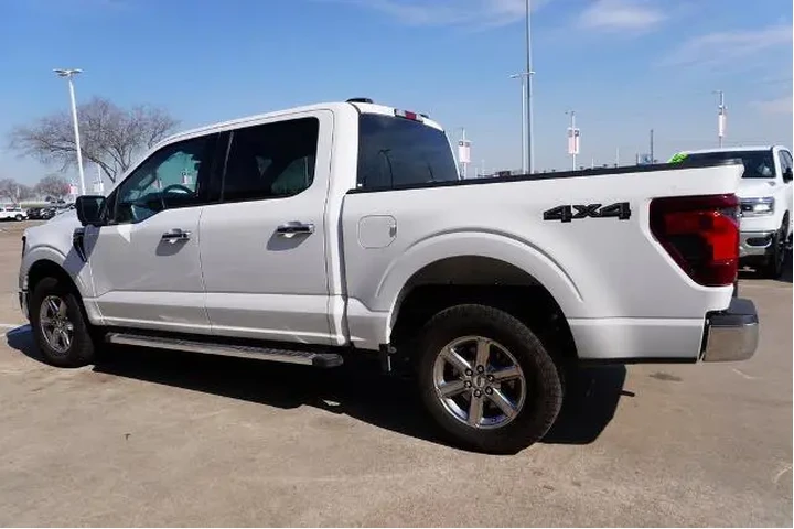$38988 : Ford F-150 2024 4x4 XLT 4dr image 4