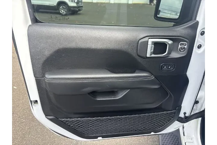 $31890 : Jeep Wrangler Unlimited 2022 image 10