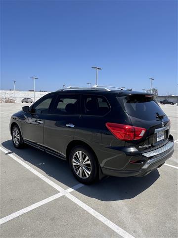 $12500 : 2018 Nissan Pathfinder image 5