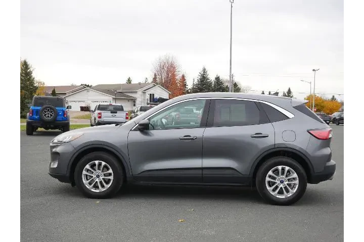 $25987 : Ford Escape 2022 AWD SE 4dr image 2