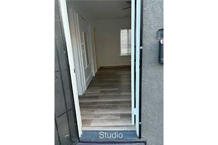 RENTO ESTUDIOS image 6