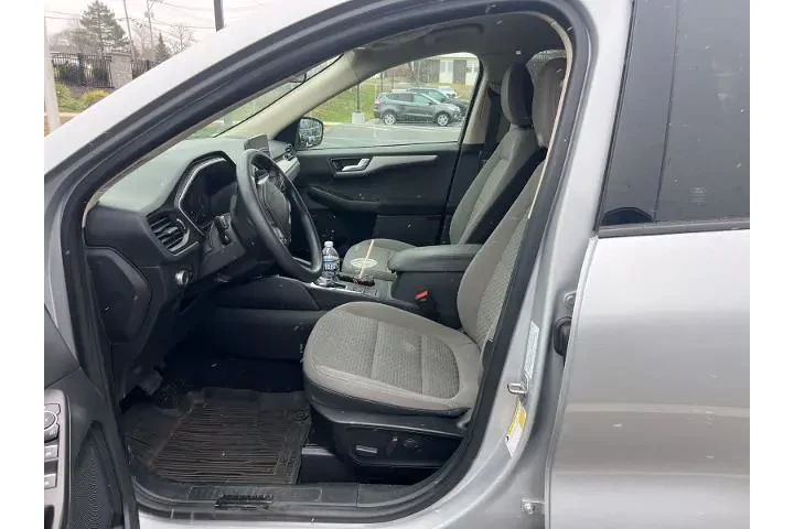 $17390 : Ford Escape 2020 AWD SE 4dr image 5