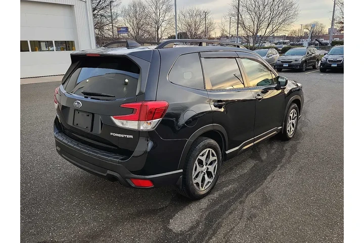 $15977 : Subaru Forester 2020 AWD Pre image 6
