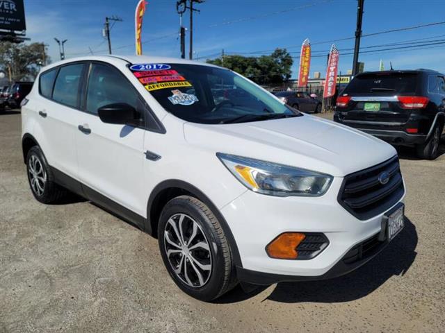 $11999 : 2017 Escape S image 3