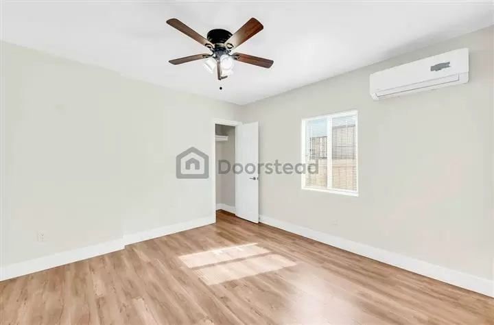 $2300 : 3bed 2bath beautiful home image 6