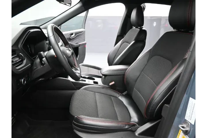 $18876 : Ford Escape 2023 ST-Line 4dr image 10