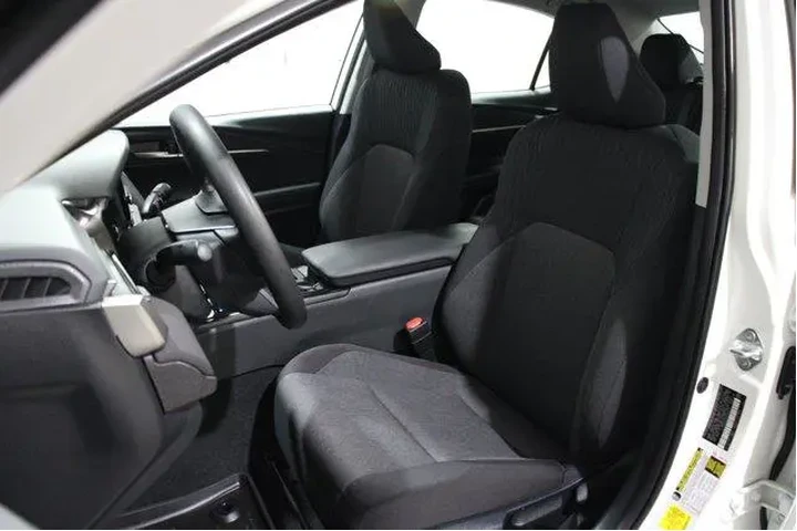 $27998 : Toyota Camry 2025 LE 4dr Sed image 5