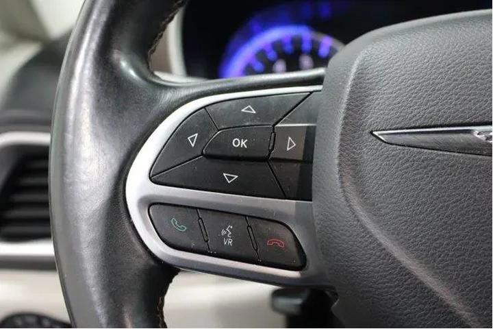 $13982 : Chrysler Pacifica 2017 Touri image 10