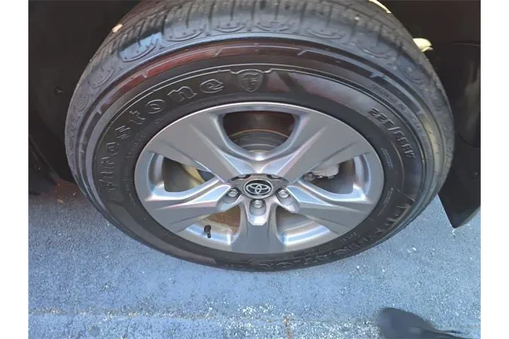 $25990 : Toyota RAV4 Hybrid 2024 AWD image 9