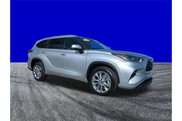 $32799 : Toyota Highlander 2023 L 4dr image 2