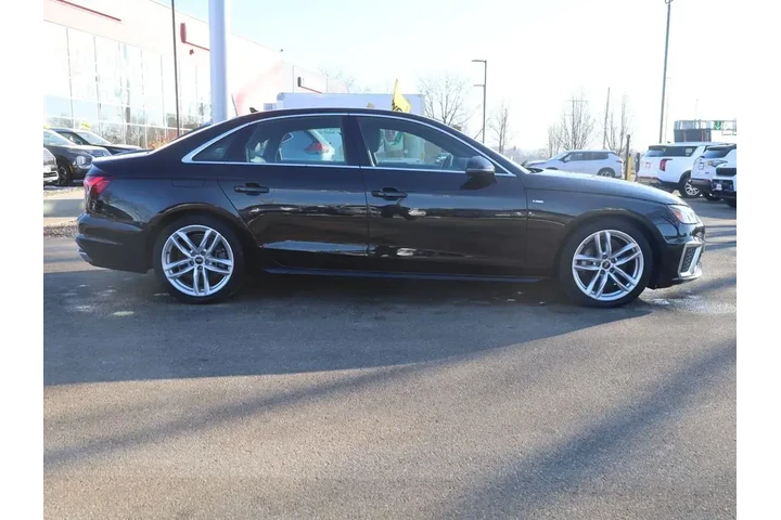 $24477 : Audi A4 2023 AWD quattro S l image 10