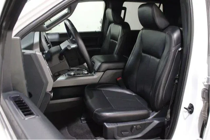 $32889 : Ford Expedition 2021 4x4 XLT image 5