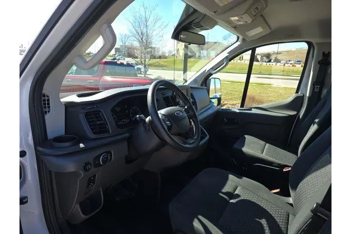 $31900 : Ford Transit 2024 250 3dr SW image 10