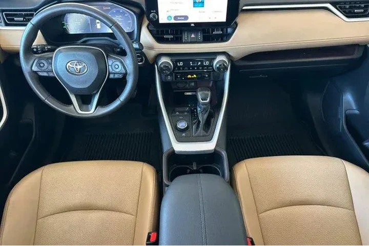 $38900 : Toyota RAV4 Hybrid 2023 AWD image 6