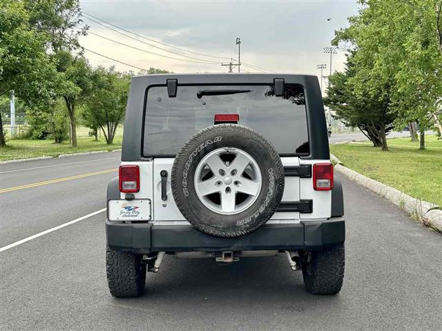 2014 Wrangler Unlimited Sport image 7