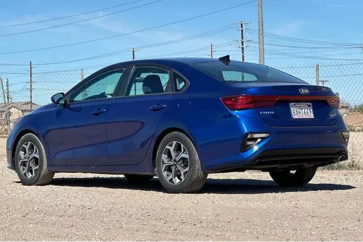 $15888 : Kia Forte 2021 LXS 4dr Sedan image 7