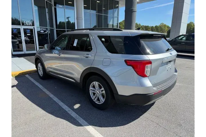 $29632 : Ford Explorer 2024 XLT 4dr S image 3