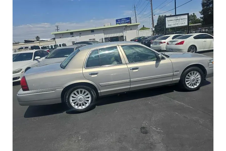 $8999 : 2010 Grand Marquis image 1