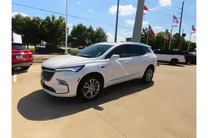 $35945 : Buick Enclave 2023 Avenir 4d image 2