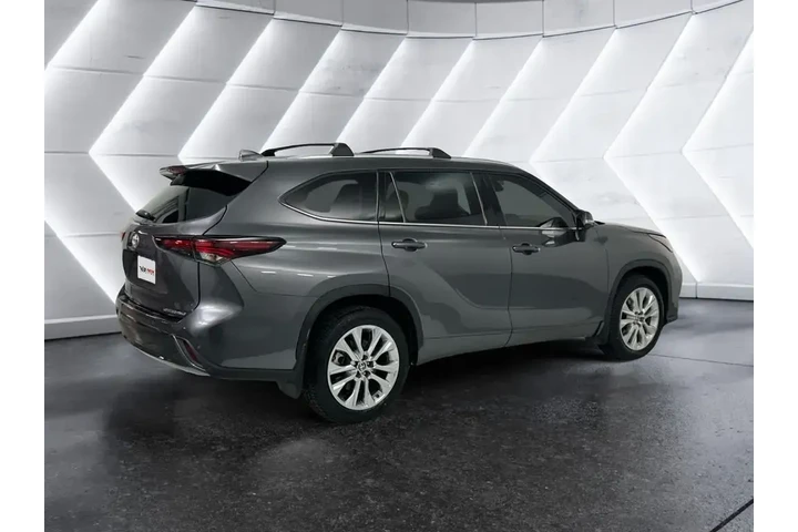 $37391 : Toyota Highlander 2024 AWD L image 4