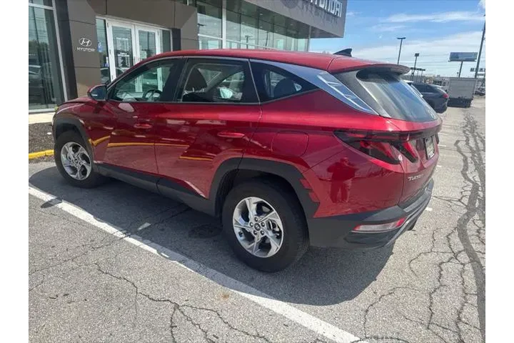 $23533 : Hyundai TUCSON 2024 AWD SE 4 image 2