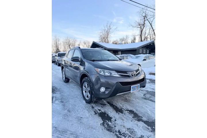 $12500 : 2015 RAV4 XLE image 6