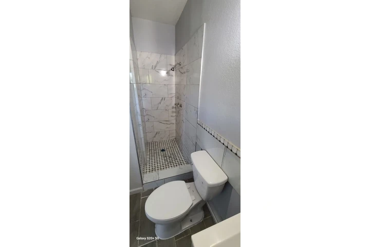 $1300 : Apartmento Desert Hot Springs image 5