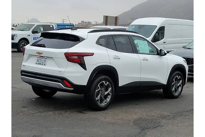 $20530 : Chevrolet Trax 2025 LT 4dr C image 2