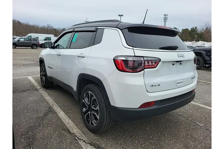 $21493 : Jeep Compass 2022 4x4 (Red) image 4