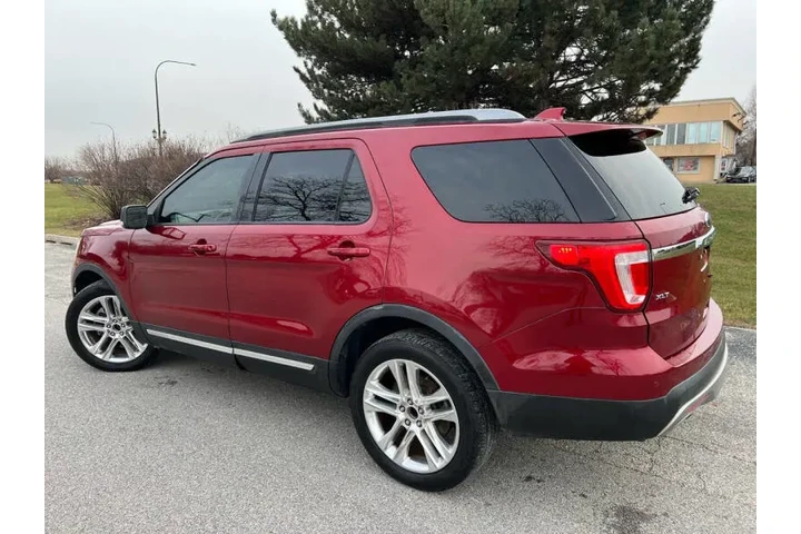$12997 : 2017 Explorer XLT image 6