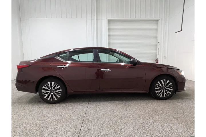 $21897 : Nissan Altima 2024 2.5 SV 4d image 3